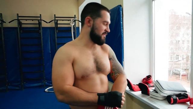 Атлет WORKOUT пробует себя в MMA смотреть онлайн
