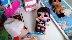 ПОДДЕЛКА ЛОЛ😡 ОТПРАВИЛА ВСЕХ В БОЛЬНИЦУ😱 Куклы ЛОЛ  LOL сюрприз смешные мультики ДАРИНЕЛКА