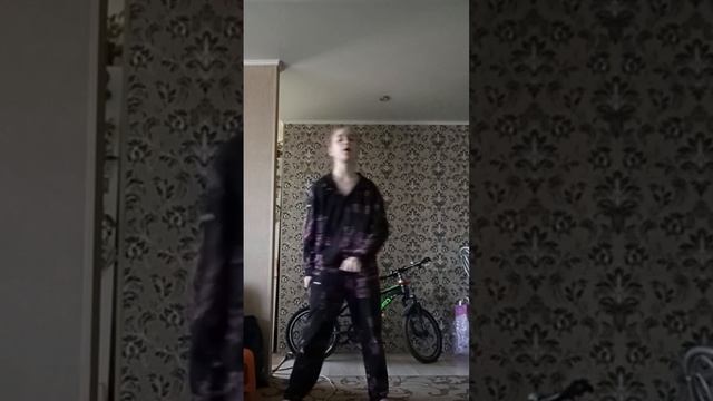 девочка плакса