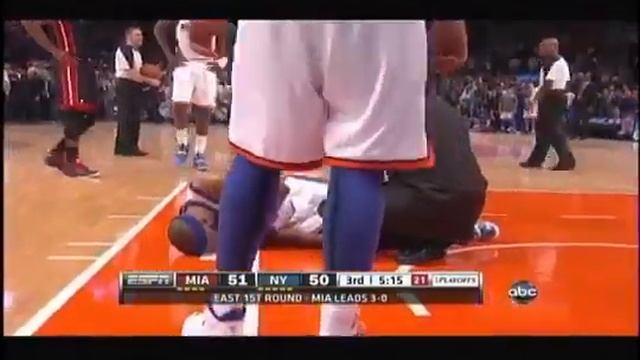 Baron Davis Dislocates Right Patella (Knee Injury) Heat @ Knicks смотреть онлайн