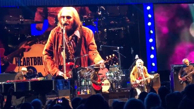Tom Petty and the Heartbreakers ~ Mary Jane's Last Dance ~ Hollywood Bowl ~ 9/22/2017 смотреть онлайн