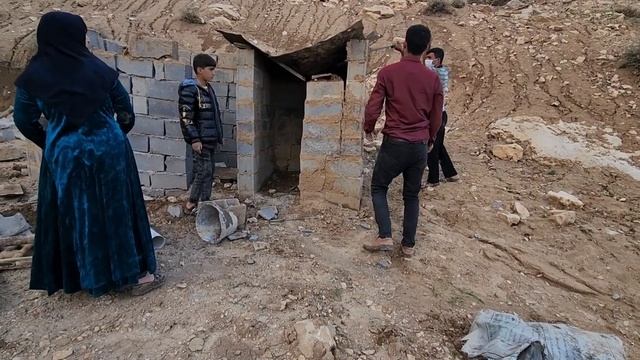 An Ideal For Life:migration Of A Nomadic Family To A New Land With The Help Of A Benevolent Enginee