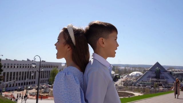 “Встанем” смотреть онлайн