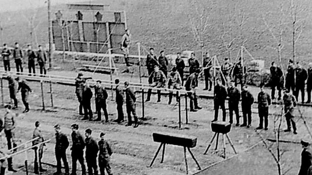 УПАЛ, ОТЖАЛСЯ ! ИЛИ ГСВГ (ЗГВ) КРУПНЫМ ПЛАНОМ. смотреть онлайн