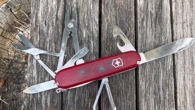 Victorinox Deluxe Tinker: THE SAK Multitool For Work?