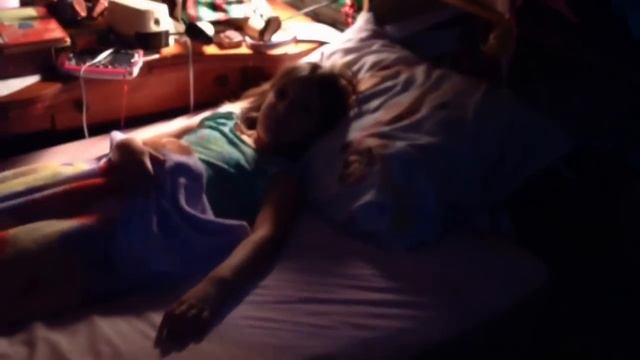My daughter couldn't sleep last night.. and neither could I.. смотреть онлайн