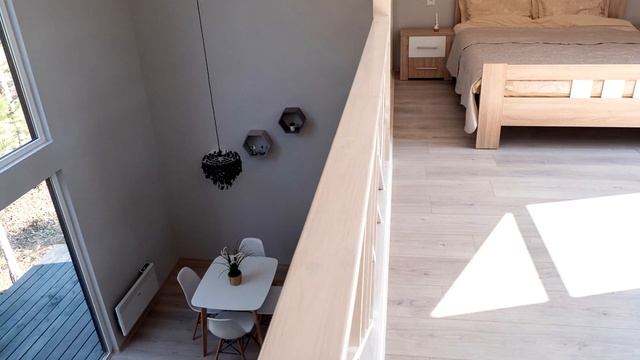 Построили МАМЕ в ЛЕСУ КАРКАСНЫЙ ДОМ не Как у Всех! Но она отказалась в нем ЖИТЬ! Обзор Дома Внутри! смотреть онлайн