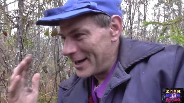 За клюквой или купание в болоте смотреть онлайн