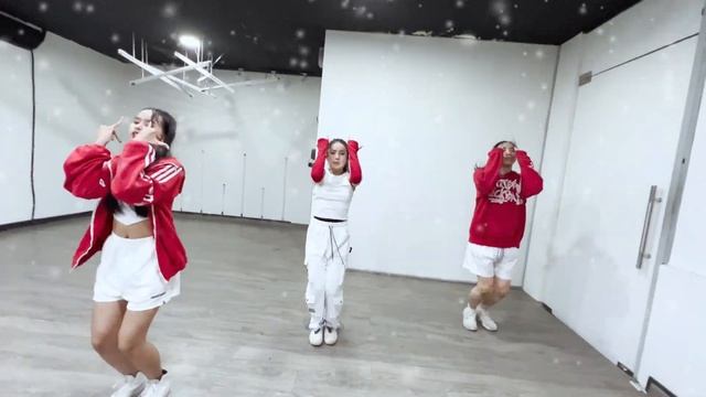 Last Christmas - Ariana Grande | Dance Mix @Showmusik | Choreography by Vivian смотреть онлайн
