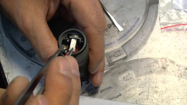 Замена светодиода в фонаре UF-H3b