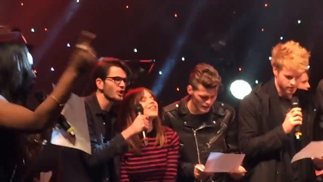 Last Christmas - Ellie Goulding, Bastille, Gabrielle Aplin, Dougie, Kodaline. Streets of London смотреть онлайн