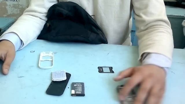 Как быстро разобрать Nokia 1202.mp4 смотреть онлайн