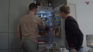 БЕЗ КЛЮШЕК | Дамир ШАРИПЗЯНОВ | День с игроком «Авангарда» | Про НХЛ, семью, Ларионова и Ковальчука