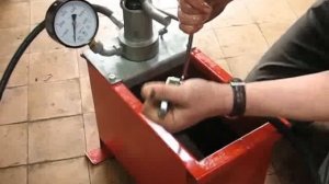 Ручной опрессовщик с баком УГИ-1. Принцип работы с пояснениями.