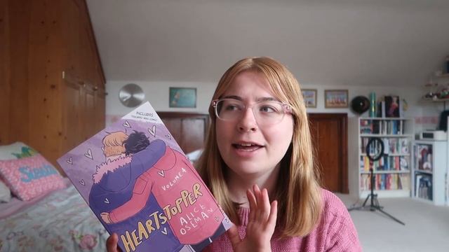 Reading the entire Heartstopper series | weekend reading vlog #3 смотреть онлайн