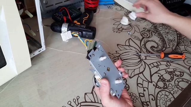 Ремонт микроволновки - То греет, То не греет смотреть онлайн