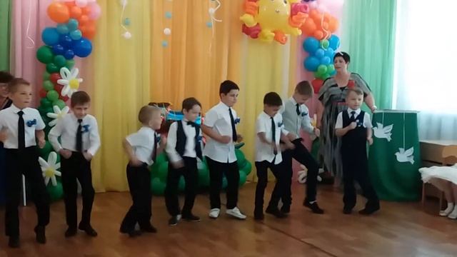 Песня "Когда в садик я пришёл" смотреть онлайн