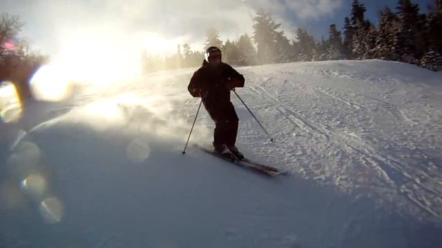 GoPro Helmet Cam - Skiing Sunday River Maine. смотреть онлайн