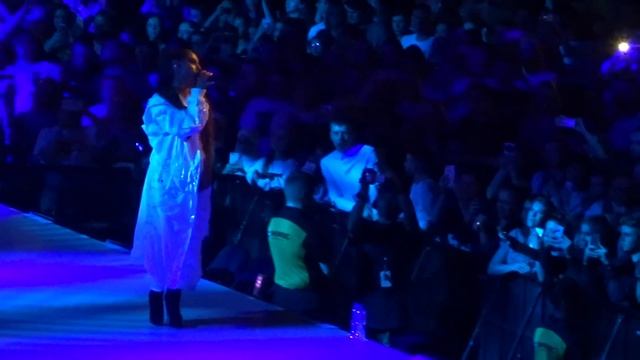 Ariana Grande - One Last Time at Manchester Arena, UK on 22nd May 2017 смотреть онлайн