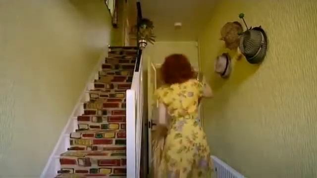 Living in a time warp (with interactive video comprehension activity) смотреть онлайн
