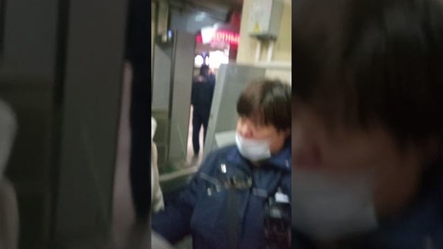 Контролер "Организатор перевозок" Климашина выписывает штраф иностранцам, не говорящим по -русски" смотреть онлайн