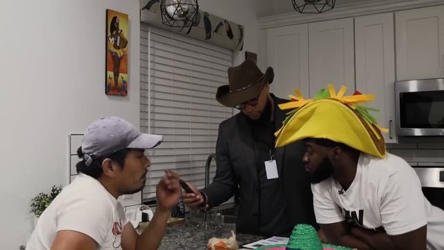 Man Comes to Eat 14 Year Old Girls Taco but Meets BBC Instead (With @JiDion ) смотреть онлайн