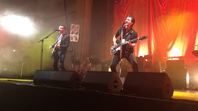 The Last Shadow Puppets - Miracle Aligner live @ The Spa - Bridlington смотреть онлайн