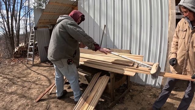 Off Grid Cabin - The Build Resumes- Window Trim On A Budget смотреть онлайн