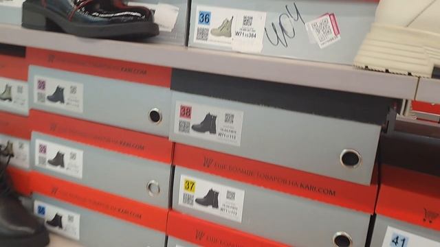 Выбираю крем для области вокруг глаз. Иду в  магазин Чмжик. Пирог без заморочек