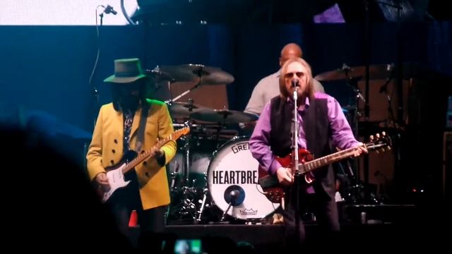 Tom Petty and the Heartbreakers Mary Jane's Last Dance Dallas 4-22-2017 смотреть онлайн