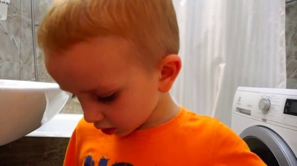 Funny Baby & Crazy Balls Everywhere