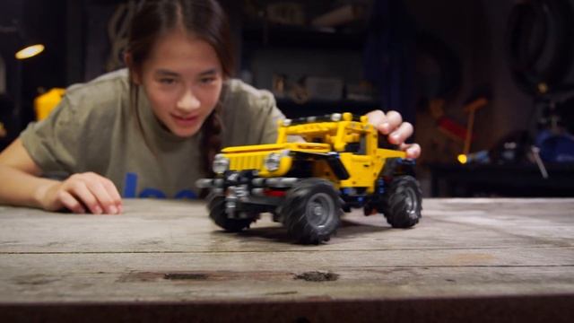 LEGO Technic JEEP Wrangler Rubicon #42122 Preview (ita) смотреть онлайн