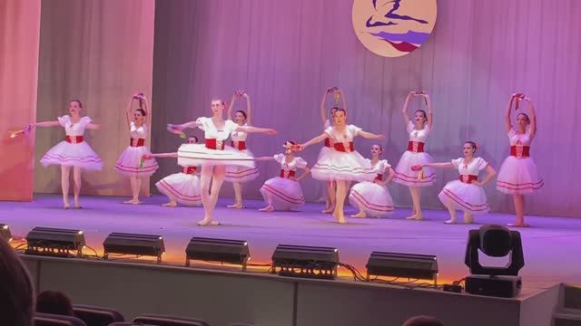 Концерт "От балета до модерна", посвященный Дню танца. смотреть онлайн