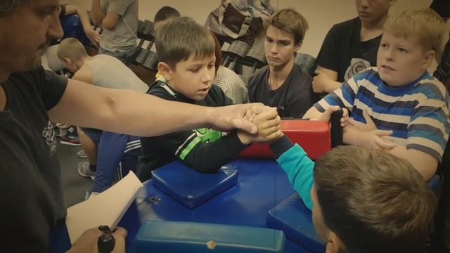 Турнир по армрестлингу дети. Архивное видео смотреть онлайн