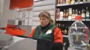 ШКОЛЬНИК ПОКУПАЕТ ПРЕЗЕРВАТИВЫ ПРАНК