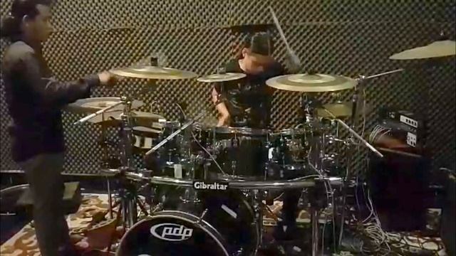 The best drum solo by (Soun Vanna) смотреть онлайн
