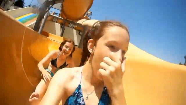 VLOG МЫ НА МОРЕ В ТУРЦИИ ЛЕТО КУПАЕМСЯ НА МОРЕ И В БАССЕЙНЕ ИДЕМ В МАГАЗИН СЕСТРЫ Kids TV смотреть онлайн