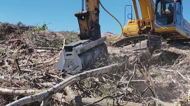 Гидравлический мульчер Niubo смотреть онлайн