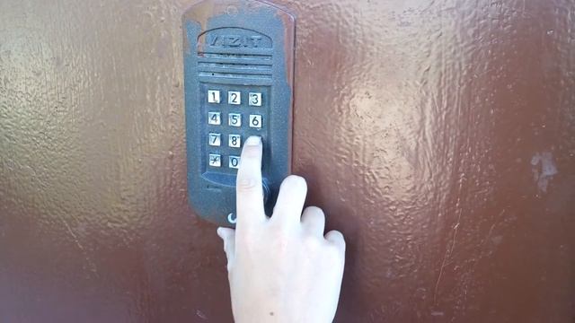 Взлом домофона Vizit.