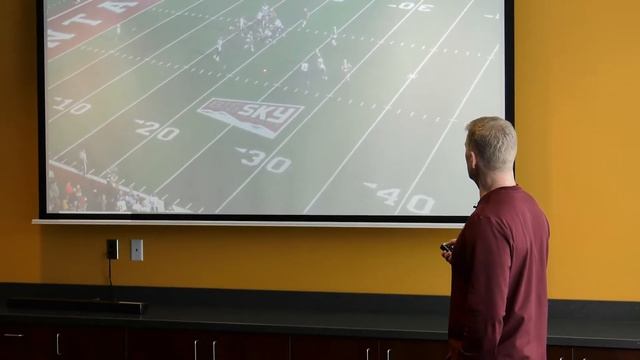 2021 Quarterback Club Invite смотреть онлайн