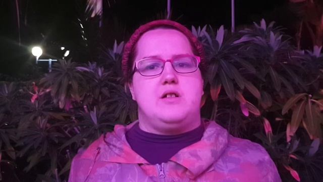 Regular holidaymaker Lucy at the Welcome Family Holiday Park talks about her exciting theatre work смотреть онлайн