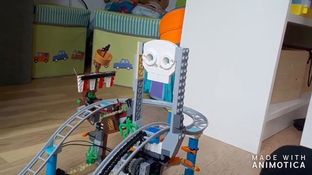 Lego Achterbahn 31084 mit Motor смотреть онлайн