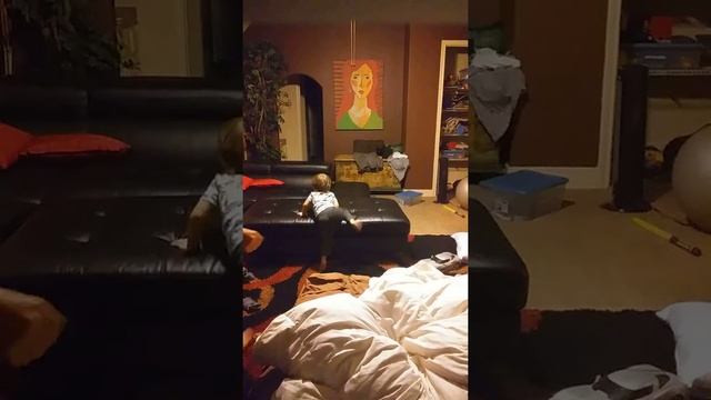 OMG my brother broke broke his leg jumping off the bed смотреть онлайн