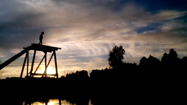 С вышки прыгнул смотреть онлайн