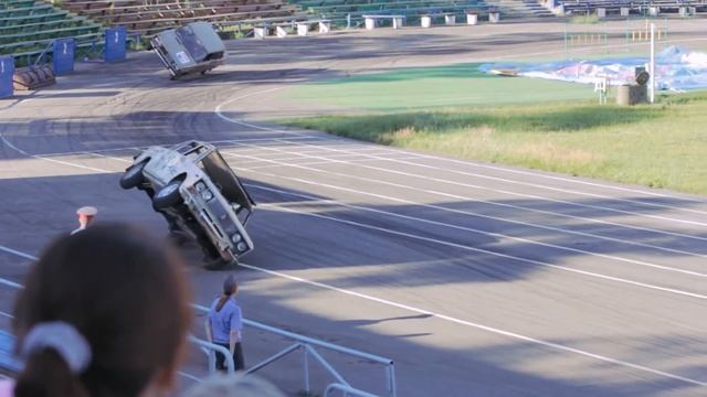 Шоу каскадеров (Часть 2) смотреть онлайн