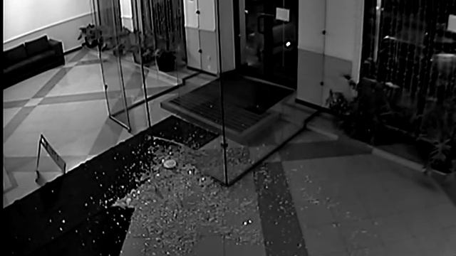 Прошел сквозь дверь смотреть онлайн