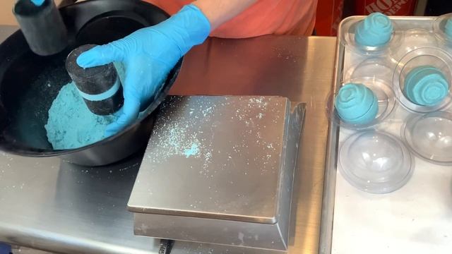 Cada Rose Mold Tutorial using embeds for gorgeous water and Free Recipe (link in description!) смотреть онлайн