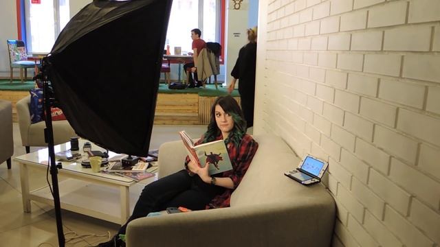 Geek and Gamer Girl photoshoot смотреть онлайн