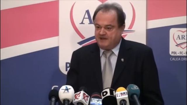 Vasile Blaga: "Victor Ponta nu are de fapt soluţii pentru Oltchim; nu are nici pentru România!" смотреть онлайн