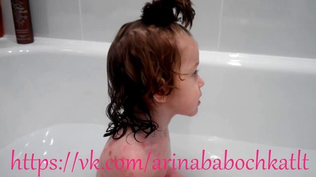 Ариша,купается. смотреть онлайн